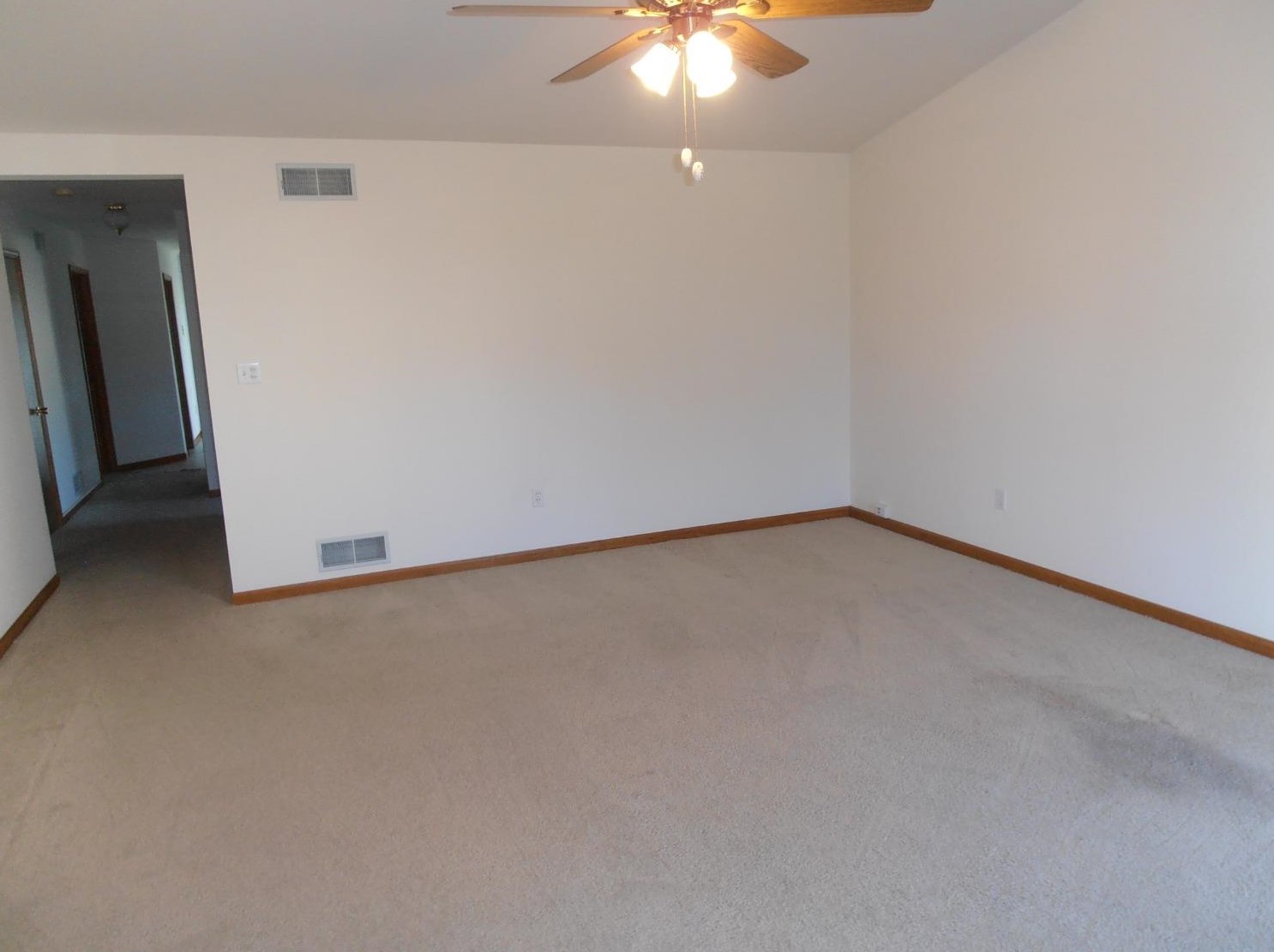 3820 Sandalwood Dr, Hammond, IN 46322