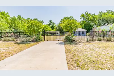2730 S Beckley Avenue, Dallas, TX 75224 - Photo 1