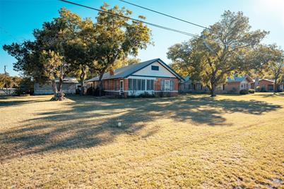 1011 Oak Street, Palo Pinto, TX 76484 - Photo 1