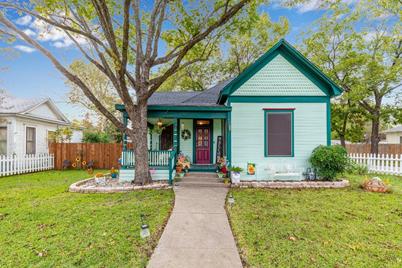 923 N Anglin Street, Cleburne, TX 76031 - Photo 1