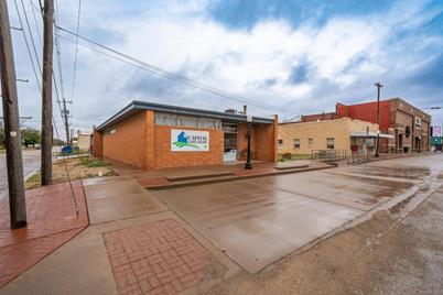 151 Munday Avenue, Munday, TX 76371 - Photo 1