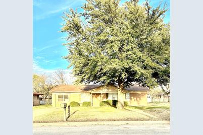 2206  12th Street, Brownwood, TX 76801 - Photo 1