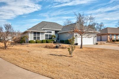 411 Kiowa Drive E, Lake Kiowa, TX 76240 - Photo 1