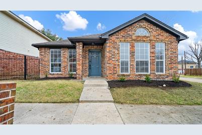 844 Greenridge Drive, Arlington, TX 76017 - Photo 1