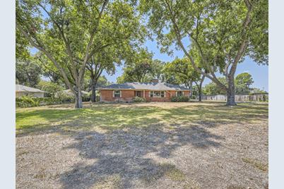 1318 E Union Bower Road, Irving, TX 75061 - Photo 1