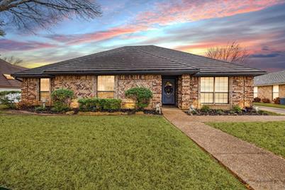 3113 Woodridge Drive, Hurst, TX 76054 - Photo 1