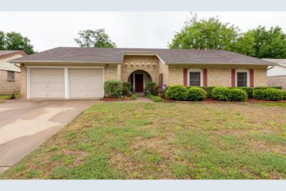 1212 Irwin Drive, Hurst, TX 76053 - Photo 1