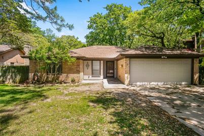 5415 Parliament Drive, Arlington, TX 76017 - Photo 1