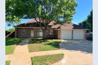 412 Springhill Court, Burleson, TX 76028 - Photo 1
