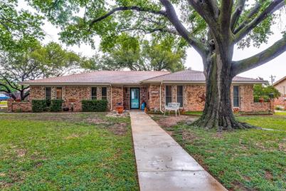 229 Lamesa Drive, Highland Village, TX 75077 - Photo 1