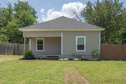 108 E 18th Street, Joshua, TX 76058 - Photo 1