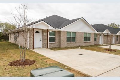 601 Casa Linda Drive, Ennis, TX 75119 - Photo 1