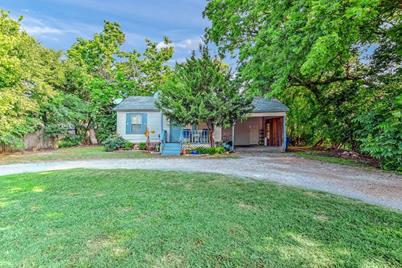 556 W Van Alstyne Parkway, Van Alstyne, TX 75495 - Photo 1