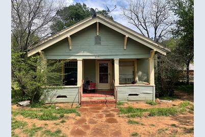 802 Houston Avenue, Strawn, TX 76475 - Photo 1