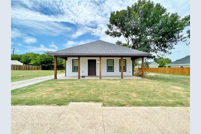 1315 E Leuda Street, Fort Worth, TX 76104 - Photo 1