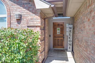 2210 Woodland Oaks Drive, Arlington, TX 76013 - Photo 1
