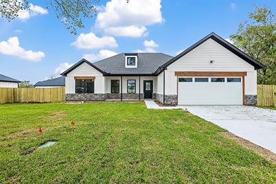 630 Williams Street, Italy, TX 76651 - Photo 1