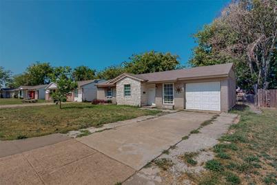 1023 Fairmeadows Circle, Duncanville, TX 75116 - Photo 1