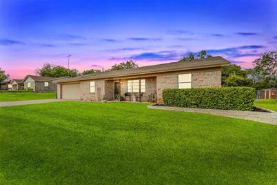1106 Gifford Drive, Granbury, TX 76048 - Photo 1