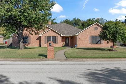 2110 Pecan Street, Bonham, TX 75418 - Photo 1