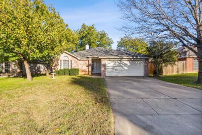 311 Comanche Walk, Joshua, TX 76058 - Photo 1