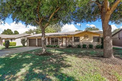 5621 Hensley Drive, Fort Worth, TX 76134 - Photo 1