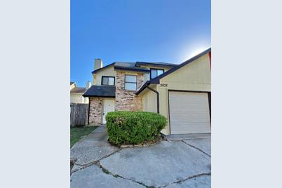 2632 Pinta Circle, Grand Prairie, TX 75052 - Photo 1