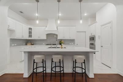 8700 Laurel Canyon Road, Irving, TX 75063 - Photo 1