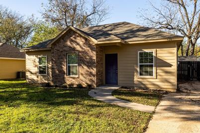 528 W Heard Street, Cleburne, TX 76033 - Photo 1