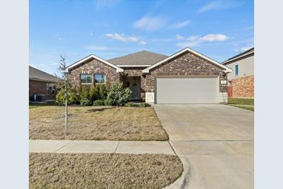 719 Wolf Creek Drive, Cleburne, TX 76033 - Photo 1