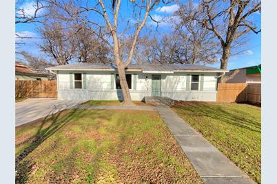 210 N Washington Street, Cleburne, TX 76031 - Photo 1