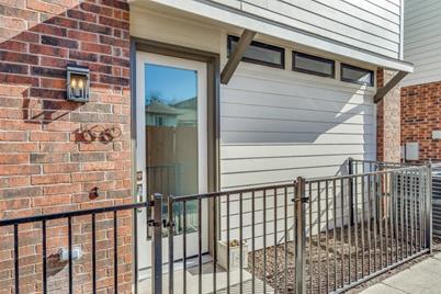 106 E Chester Court, Dallas, TX 75203 - Photo 1