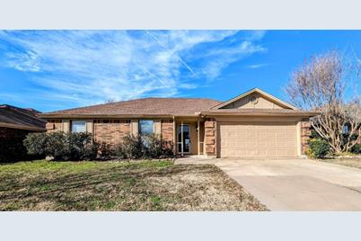 5018 Redwater Drive, Arlington, TX 76018 - Photo 1