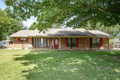 112 N Kemp Street, Mabank, TX 75147 - Photo 1