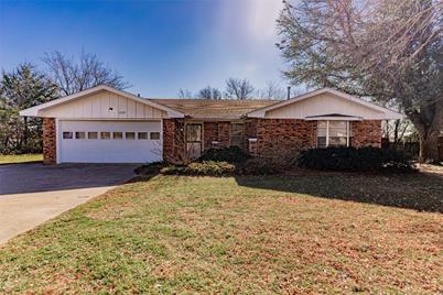 1509 Jefferson Street, Bowie, TX 76230 - Photo 1