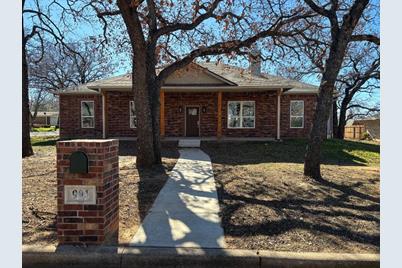 901 NW 10th Street, Mineral Wells, TX 76067 - Photo 1
