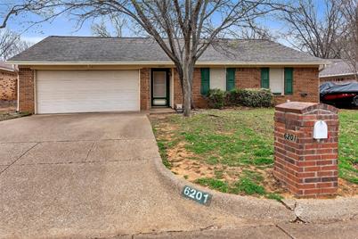 6201 Maple Springs Drive, Arlington, TX 76001 - Photo 1