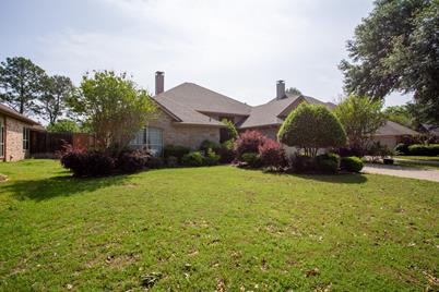 1725 Parkwood, Grapevine, TX 76051 - Photo 1