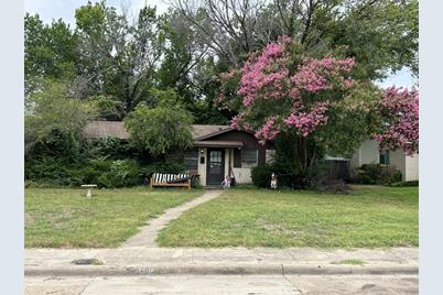 1605 Debbie Drive, Plano, TX 75074 - Photo 1