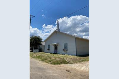 300 Simmons Street, Brownwood, TX 76801 - Photo 1