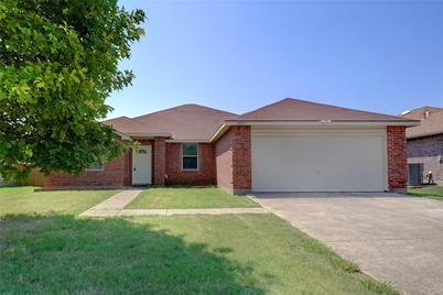 2005 W Grove Lane, Grand Prairie, TX 75052 - Photo 1