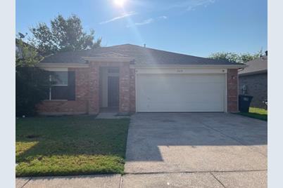 8512 Horse Whisper Lane, Fort Worth, TX 76131 - Photo 1