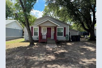 423 Bales Street, Cleburne, TX 76033 - Photo 1