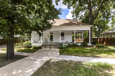 911 E Marvin Avenue, Waxahachie, TX 75165 - Photo 1