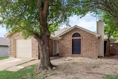 6708 Roxanne Way, Fort Worth, TX 76135 - Photo 1