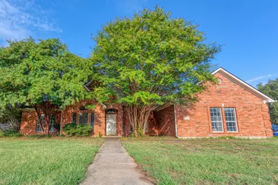 1400 N Saint Charles Avenue, Pilot Point, TX 76258 - Photo 1