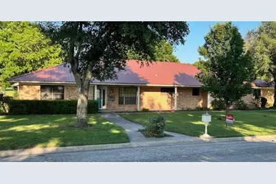 618 N Sycamore Street, Muenster, TX 76252 - Photo 1