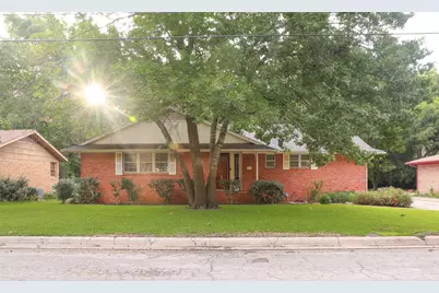 508 S Chestnut Street, Gainesville, TX 76240 - Photo 1
