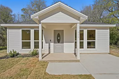 906 Benton Street, Bonham, TX 75418 - Photo 1