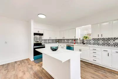 813 W Grubb Drive, Mesquite, TX 75149 - Photo 1